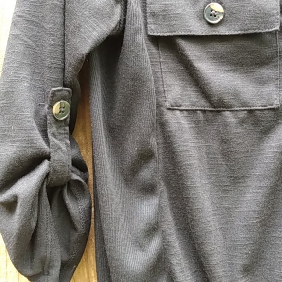 Short sleeve woman's blouse/New - Picture 6 of 6